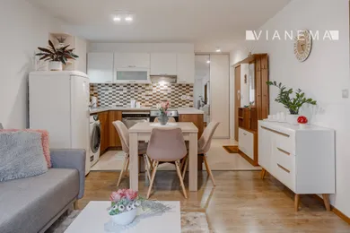 Na predaj 2-izbový byt, 40 m², Bratislava-Devínska Nová Ves, Hradištná