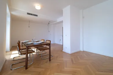 Na predaj 3-izbový byt, 218 m², Bratislava-Staré Mesto, Okánikova