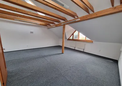 Na prenájom komerčné, 61 m², Košice-Staré Mesto, Hradbová