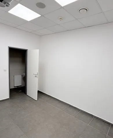 Na prenájom komerčné v Bratislava-Ružinov · €9 780 · Pôvodný stav