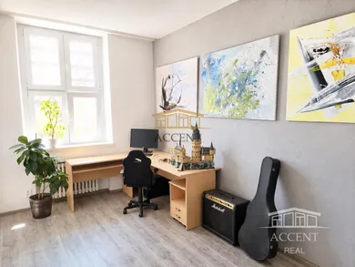 Na predaj 4-izbový byt, 105 m², Bratislava-Staré Mesto, Lehockého