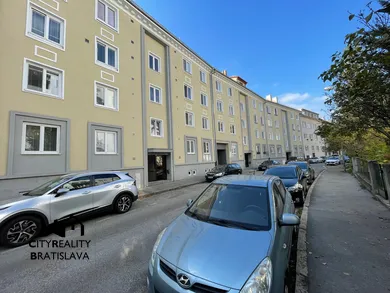 Byty na predaj 2-izbový, Bratislava-Staré Mesto · €244 900