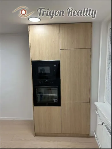 Na predaj 3-izbový byt, 65 m², Komárno