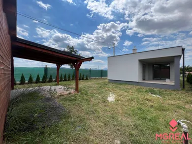 Na predaj 3-izbový dom, 100 m², Bošany, hlavná