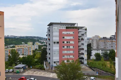 Na prenájom 4-izbový byt, 89 m², Bratislava-Karlova Ves, Beniakova