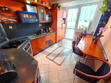 Na predaj 3-izbový byt, 80 m², Komárno, Gen.Klapku