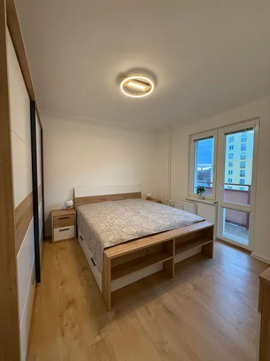 Na predaj 2-izbový byt, 48 m², Bratislava-Petržalka, Mánesovo nám.