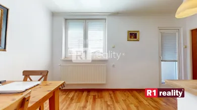 Na predaj 5-izbový dom, 260 m², Piešťany, Hurbanova