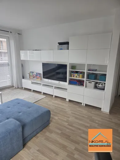 Na predaj 2-izbový byt, 53 m², Bratislava-Petržalka, Žltá