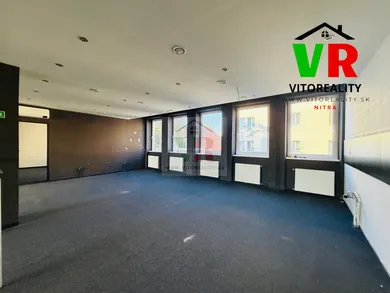 Na prenájom komerčné, 300 m², Nitra, Kmeťkova