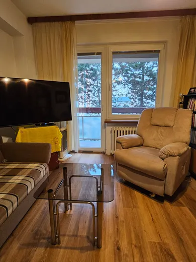 Na predaj 4-izbový byt, 89 m², Bratislava-Dúbravka, Chrobákova