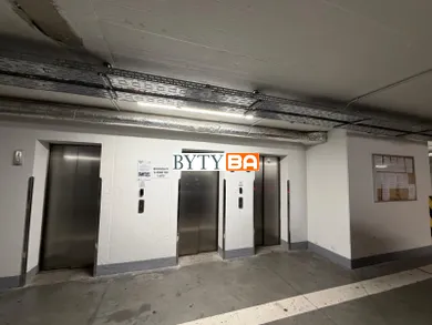 Na predaj objekt, 45 m², Bratislava-Nové Mesto, Tomášikova