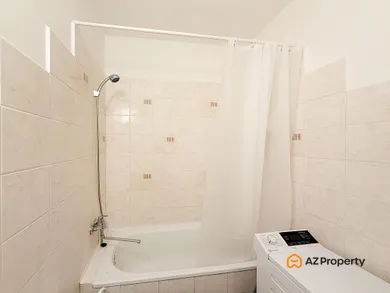 Na prenájom 2-izbový byt, 63 m², Bratislava-Petržalka, Mlynarovičova