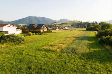 Na predaj pozemok, 137 m², Veličná