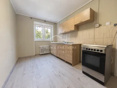 Mieszkania na wynajem, 2-pokojowe, Komárno · €520