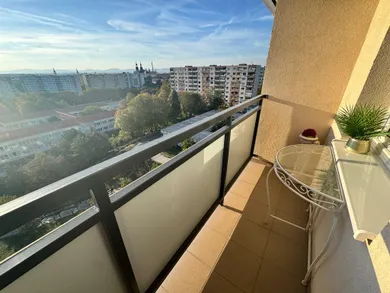 Na predaj 2-izbový byt, 49 m², Trnava, Vladimíra Clementisa