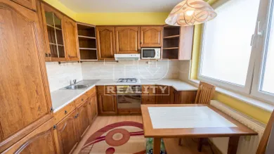 Na predaj 4-izbový byt, 101 m², Poprad