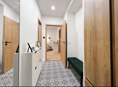 Na prenájom 2-izbový byt, 55 m², Bratislava-Nové Mesto, Ovručská