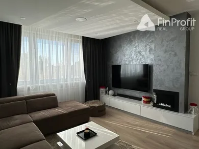 Na predaj 4-izbový byt, 84 m², Bratislava-Petržalka, Bulíkova