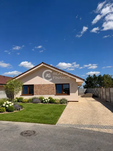 Domy na predaj 4-izbový, Miloslavov · €349 900