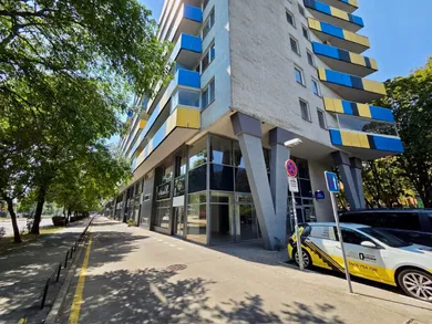 Na prenájom komerčné, 24 m², Bratislava-Ružinov, Tomášikova