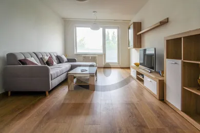 Na prenájom 2-izbový byt, 67 m², Žilina, Vlčince I