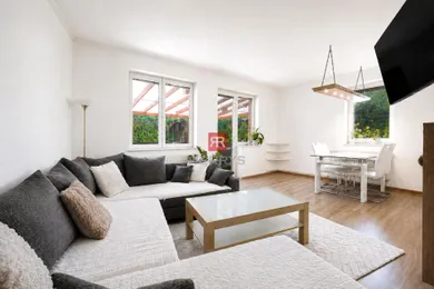 Na predaj 7-izbový dom, 122 m², Bratislava-Devínska Nová Ves, Mečíková
