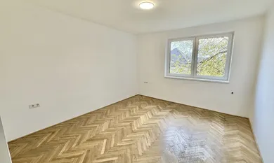Na predaj 3-izbový byt, 52 m², Topoľčany, Odbojárov