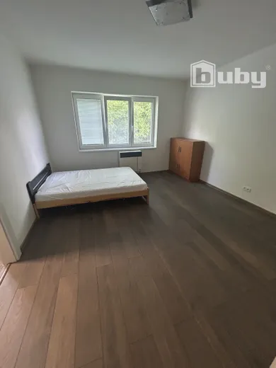 Na prenájom 2-izbový byt, 60 m², Považská Bystrica, Mierová