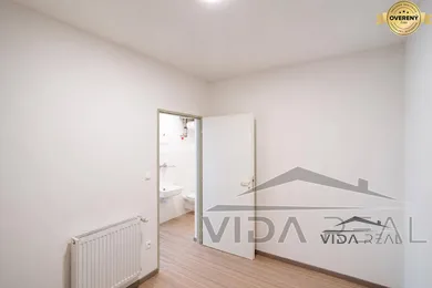 Na prenájom komerčné, 100 m², Trnava, Na Hlinách