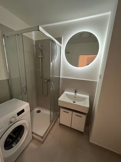 Na prenájom 1-izbový byt, 24 m², Bratislava-Petržalka, Labutia