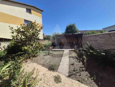Na predaj 4-izbový dom, 102 m², Komárno, Sídlisko V