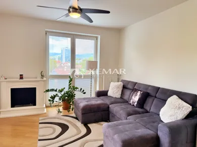 Na predaj 3-izbový byt, 79 m², Banská Bystrica