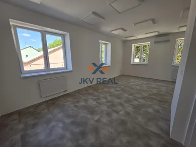 Na prenájom objekt, 37 m², Hlohovec, Pribinova
