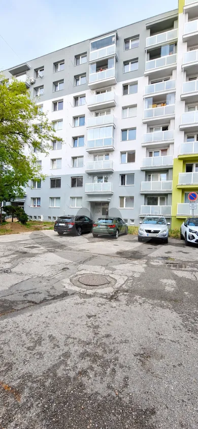Na predaj 2-izbový byt, 63 m², Považská Bystrica