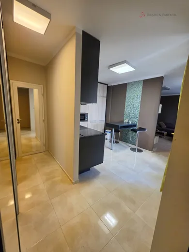 Na prenájom 1-izbový byt, 44 m², Bratislava-Staré Mesto