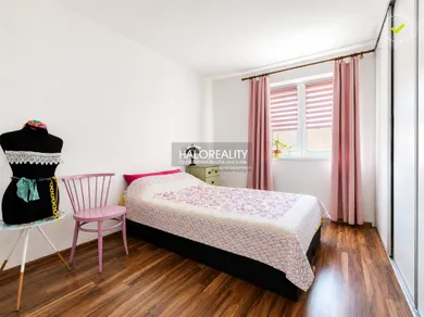 Na predaj 2-izbový byt, 62 m², Handlová