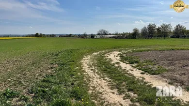 Na predaj pozemok, 440 m², Cestice