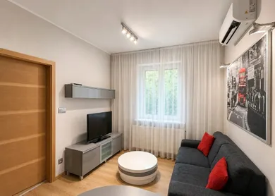 Na predaj 2-izbový byt, 39 m², Bratislava-Staré Mesto, Železničiarska