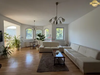 Na predaj 5-izbový dom, 208 m², Piešťany, J. Záborského