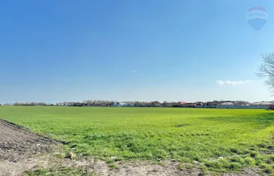 Działki na sprzedaż, Dunajská Streda · €345 280