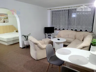 Na prenájom 2-izbový byt, 45 m², Piešťany, Pod Párovcami