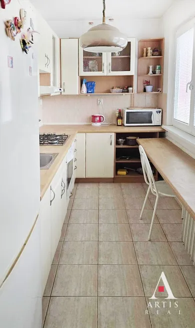 Mieszkania na wynajem, 4-pokojowe, Košice-Západ · €1000