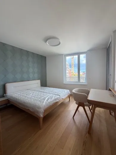 Na prenájom 2-izbový byt, 50 m², Bratislava-Staré Mesto, Floriánska