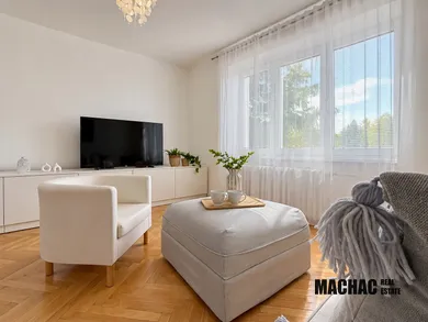 Na predaj 2-izbový byt, 56 m², Sereď, Spádová