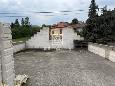 Na predaj pozemok, Slanec, Južná
