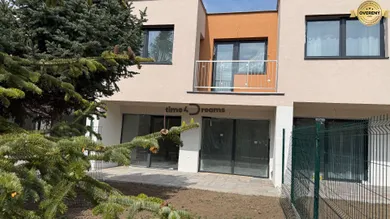 Domy na sprzedaż, 4-pokojowe, Ivanka pri Nitre · €230 000