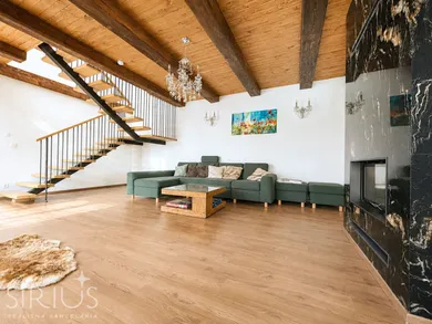 Na predaj 5-izbový dom, 215 m², Veľká Lomnica