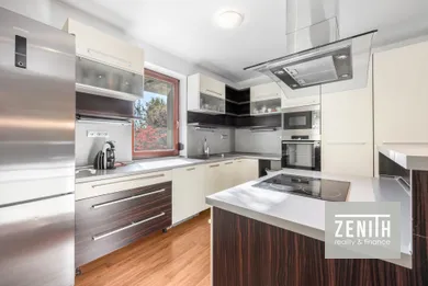 Na predaj 5-izbový dom, 214 m², Dunajský Klátov