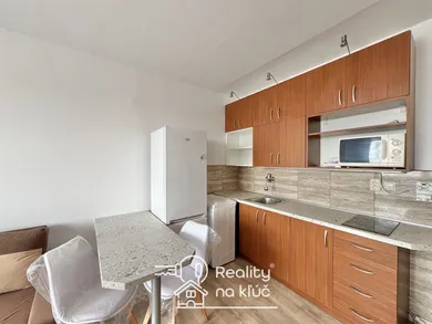 Na prenájom byt v Nové Zámky · €360 · Dokončené